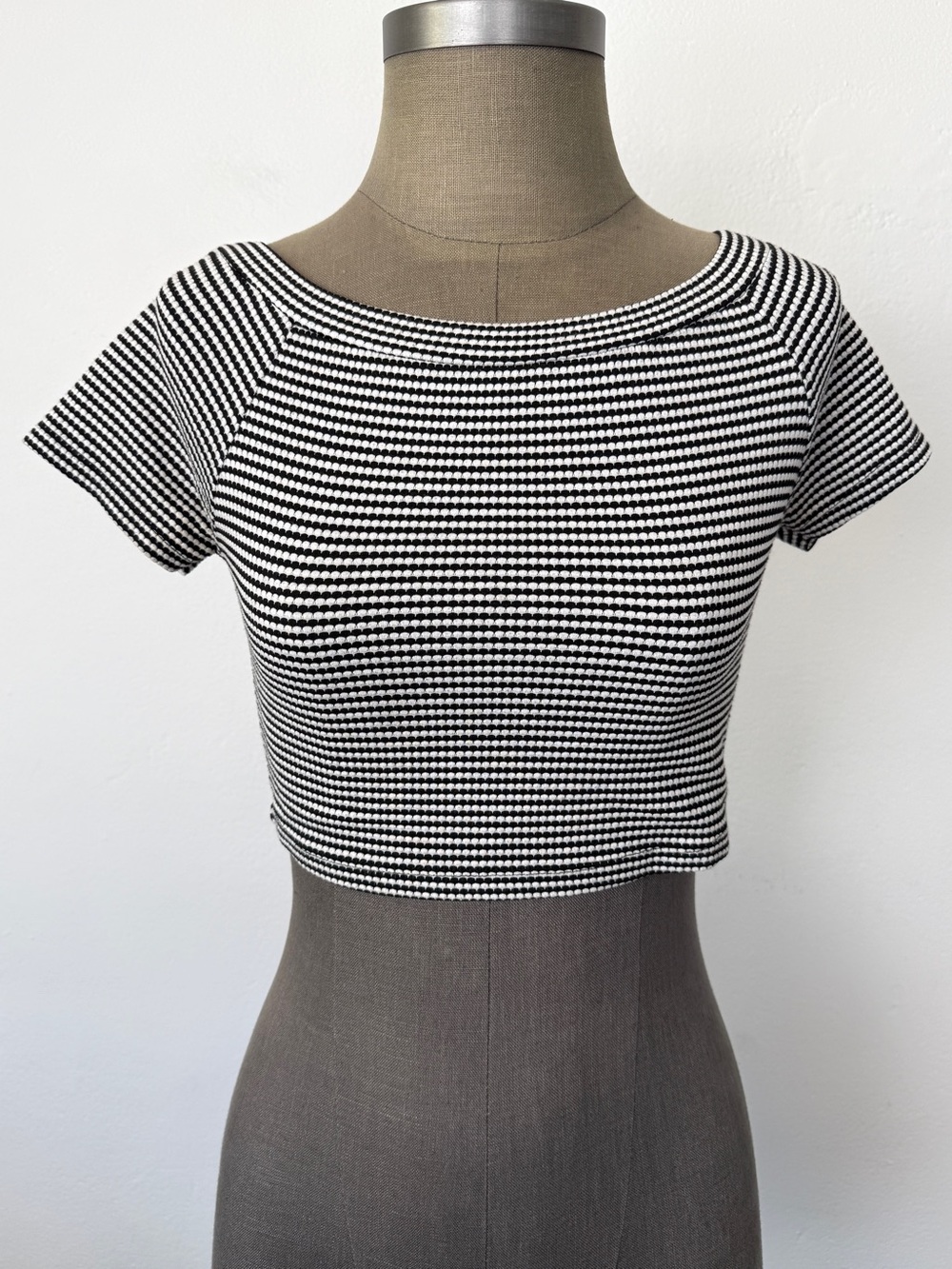 Zara Trafaluc Size S Black White Striped Textured Knit Crop Top